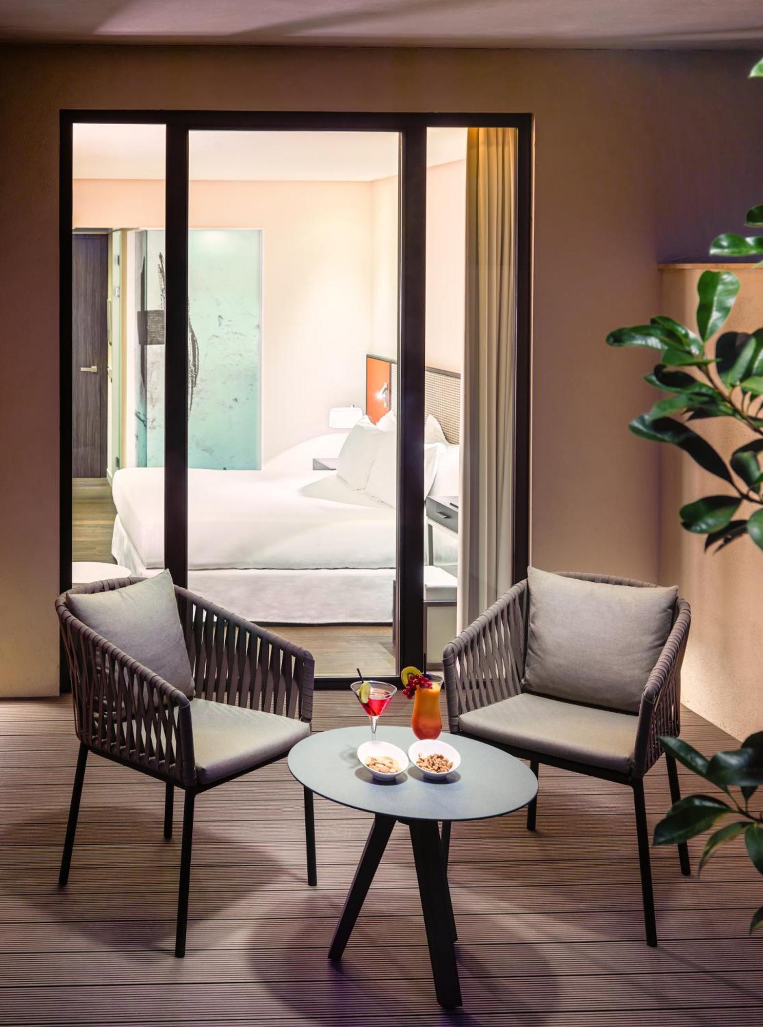 Grand Deluxe Room Terrace 1-2 pax