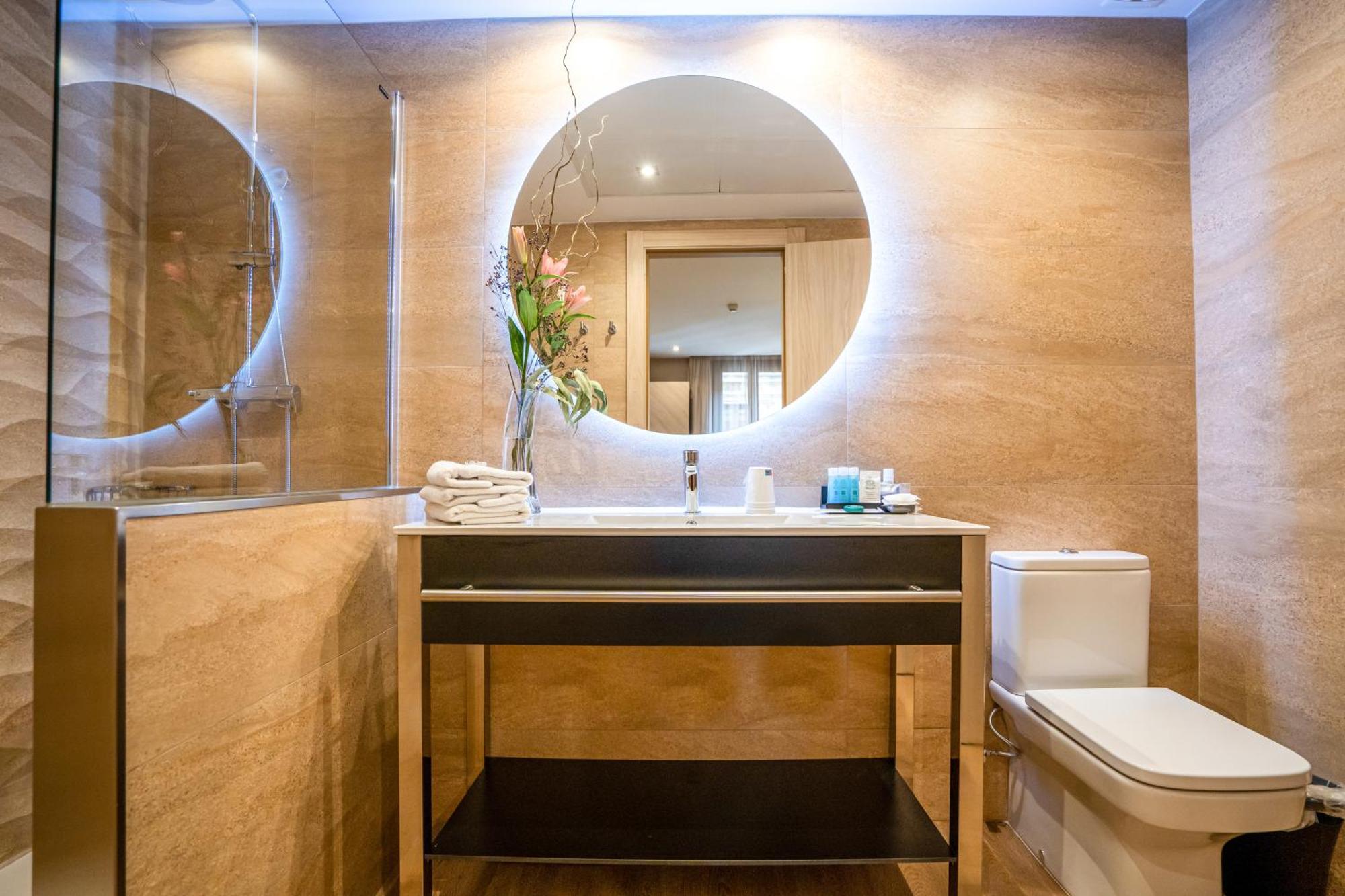 Single Room Bathroom