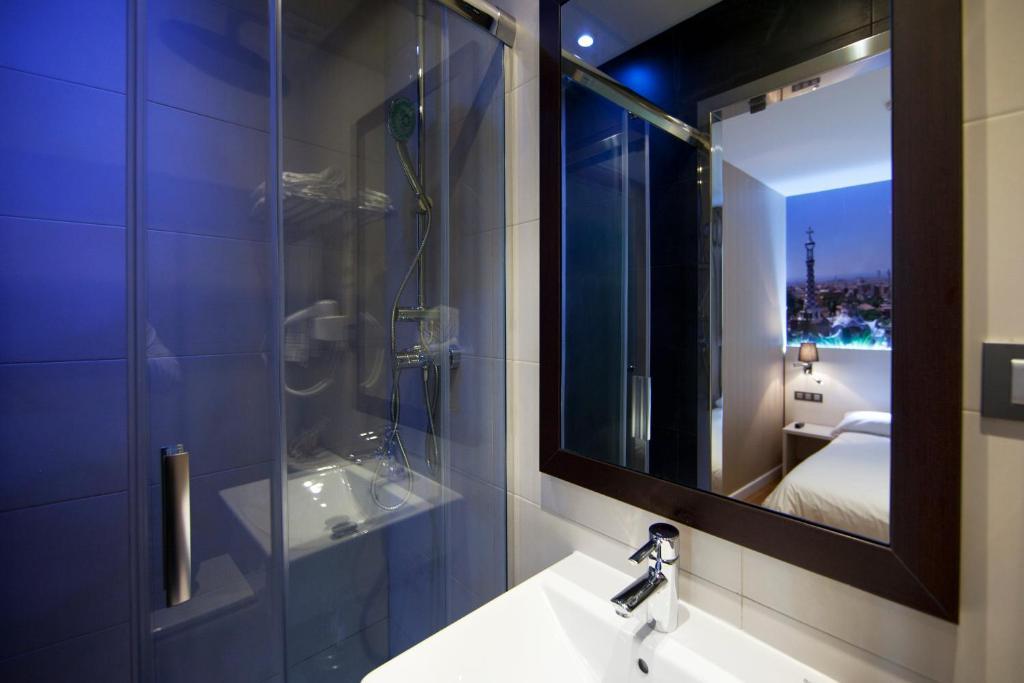 Twin Room with 2 Extra Beds