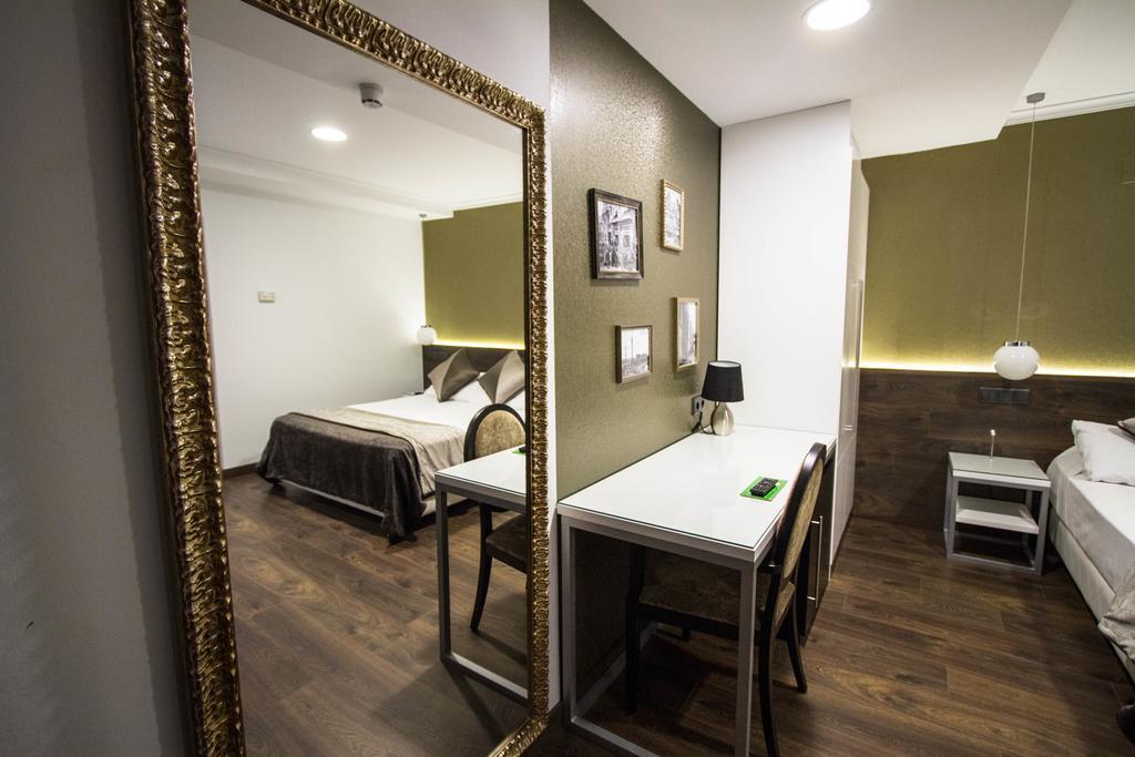 Double Room,704526943:JPEG