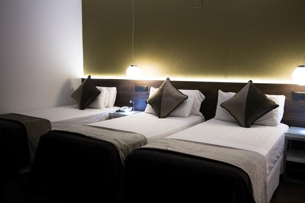 Triple Room,704526943:JPEG