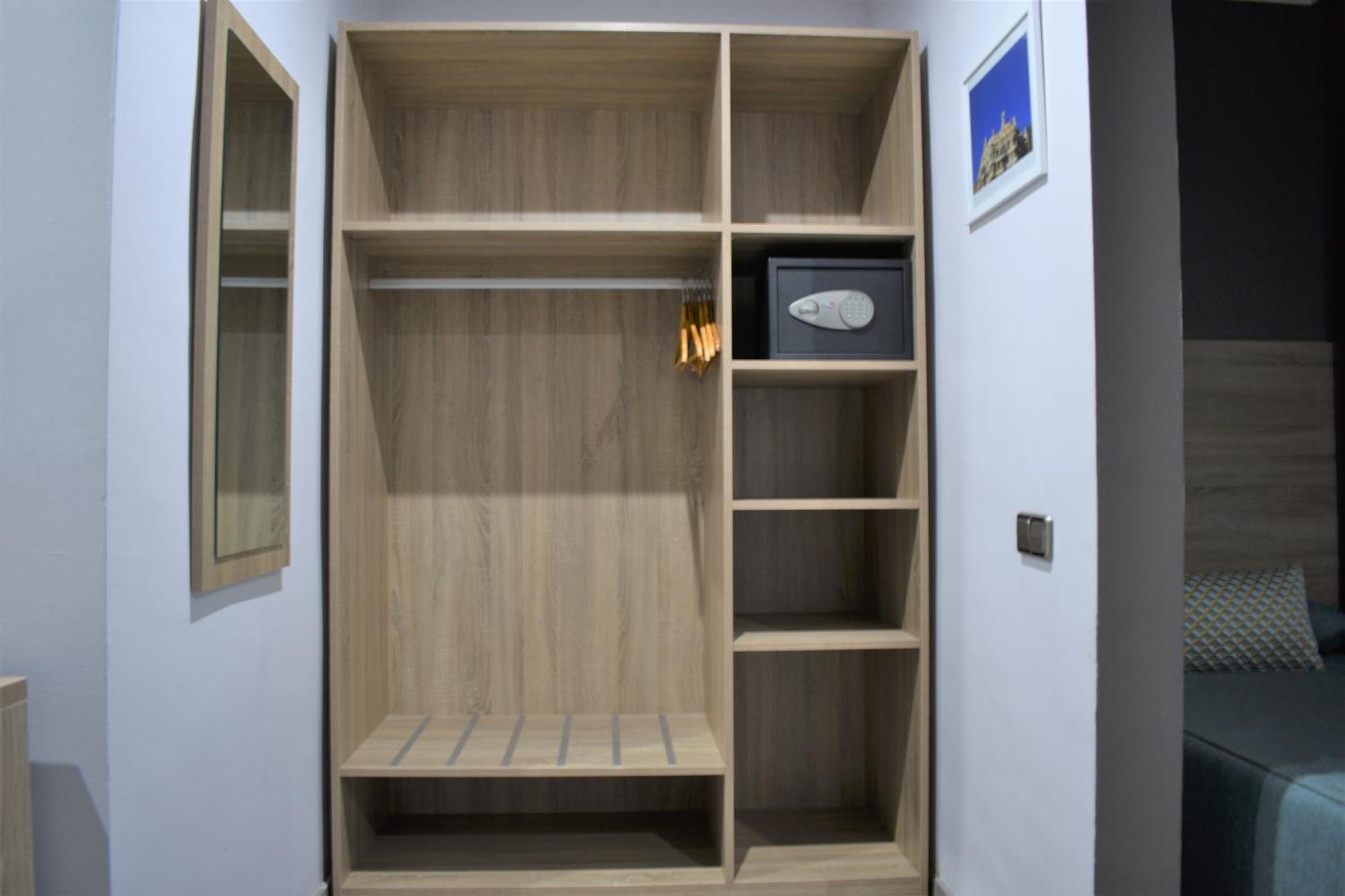 Single Room,1588074774:JPEG
