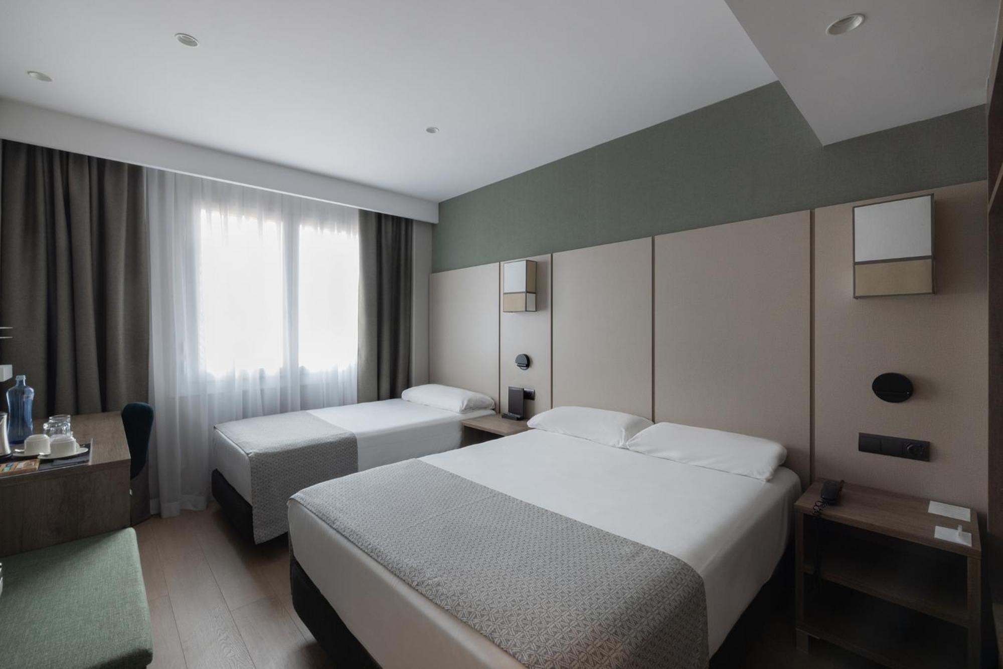 Triple Room (2 Adults + 1 Child),1554120451:JPEG