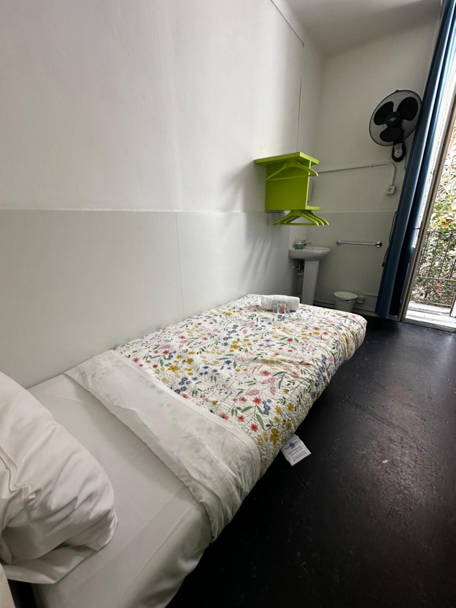 Einzelzimmer mit Balkon
