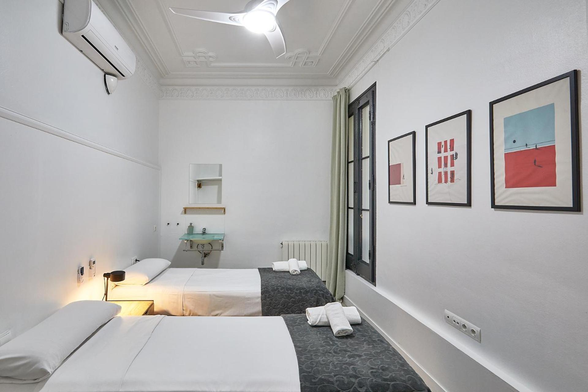 Standard Twin Room with Shared Bathroom