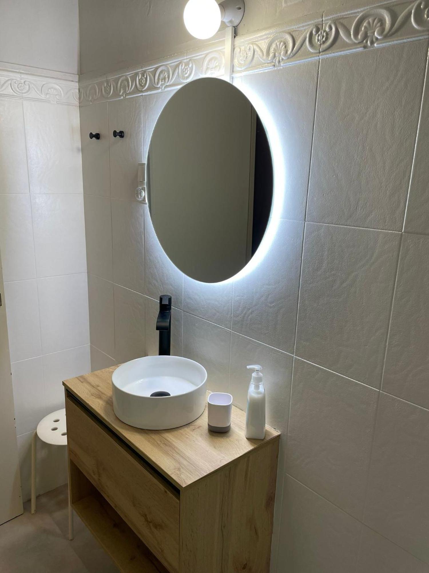 Standard Single Room Shower