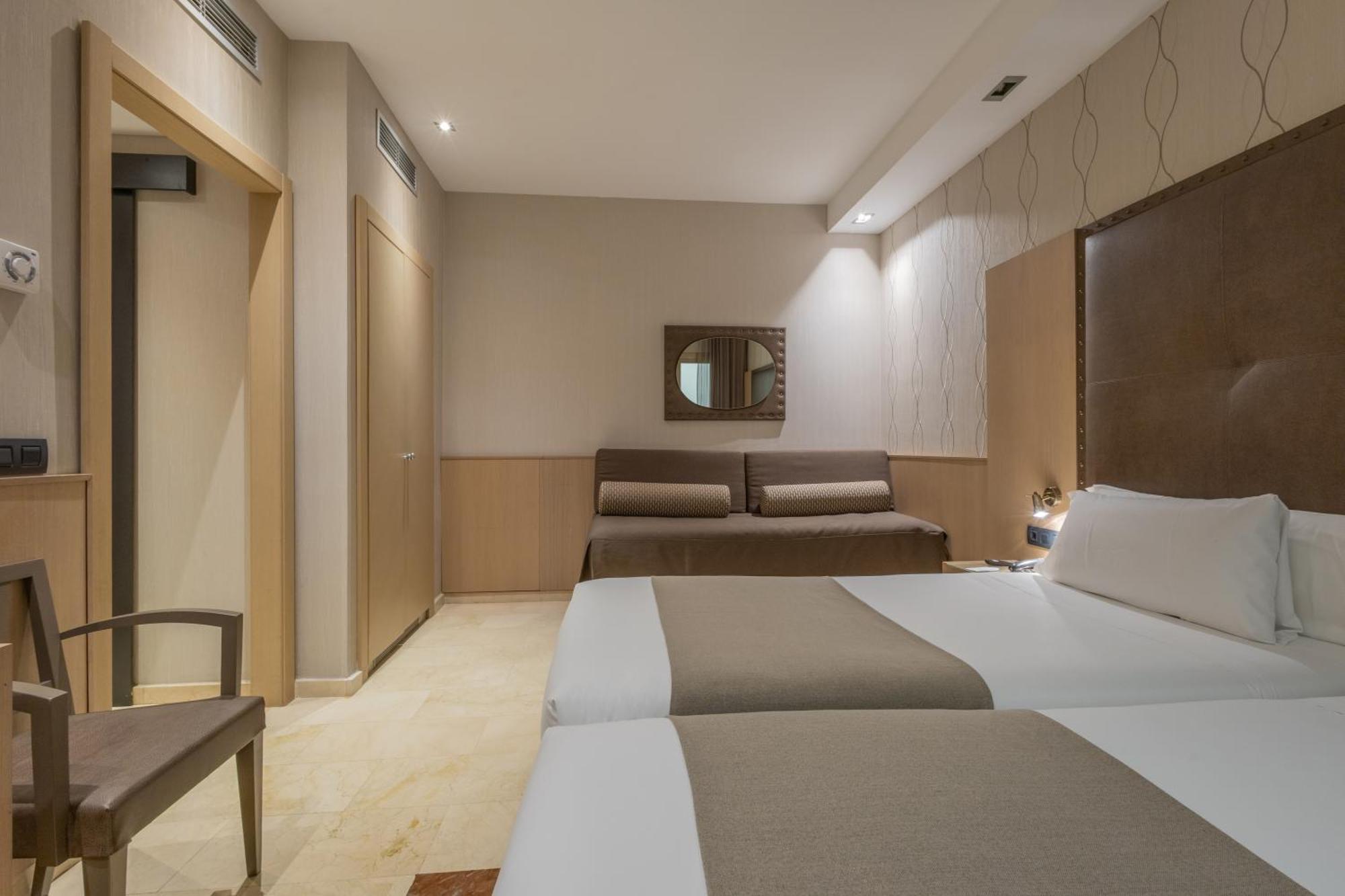 Triple Room
