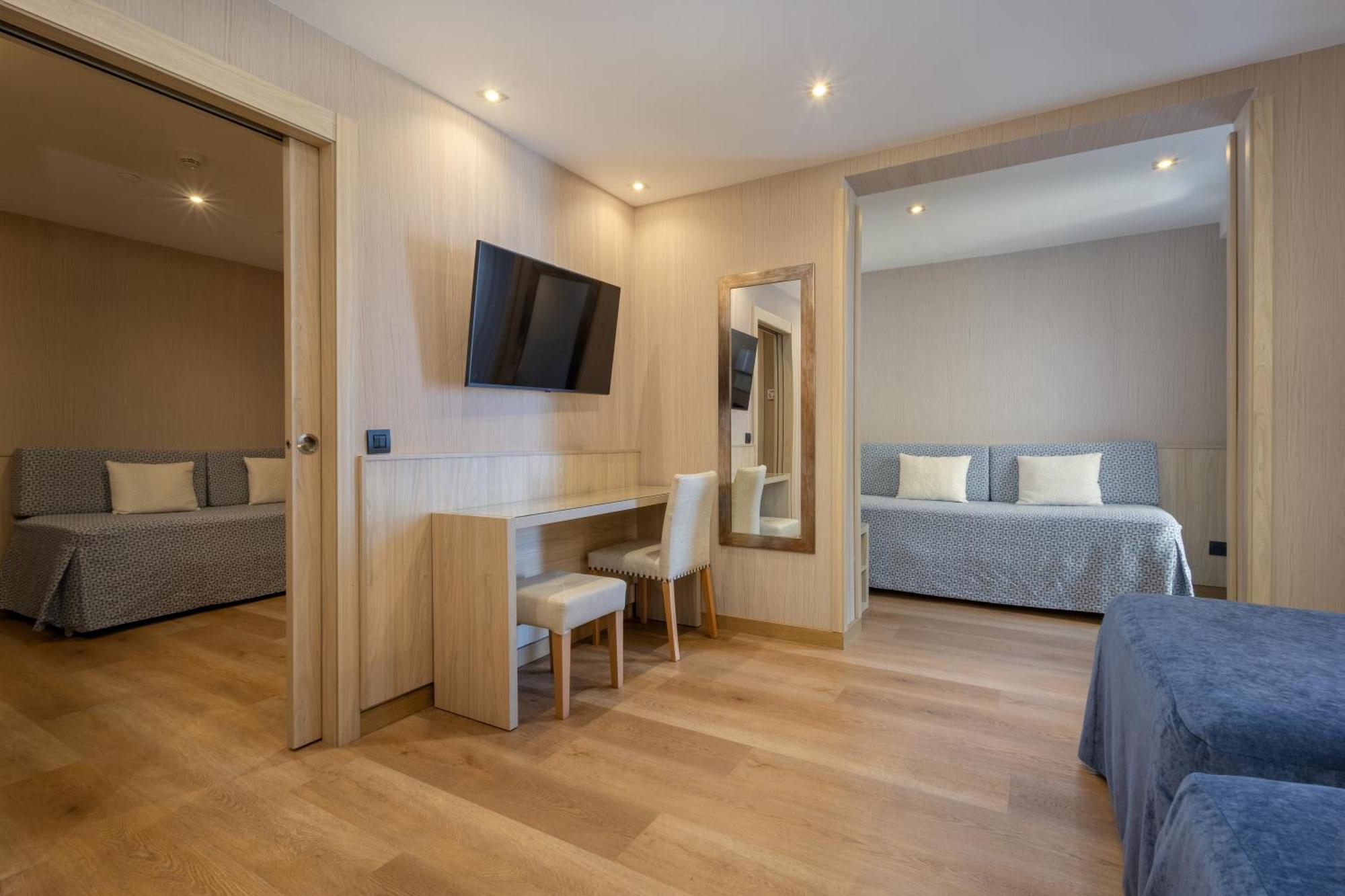 Standard Quadruple Room
