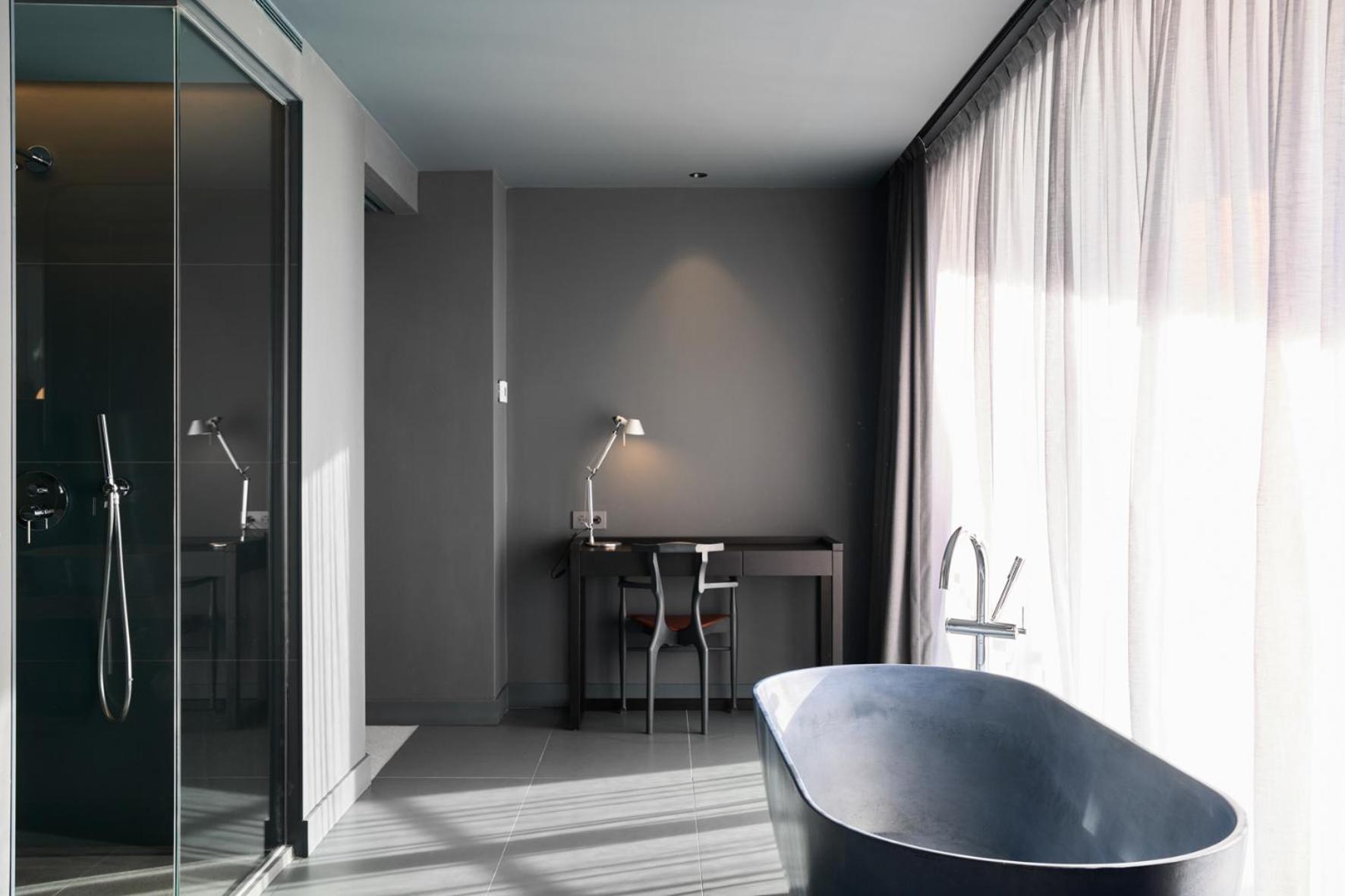 Premium Suite