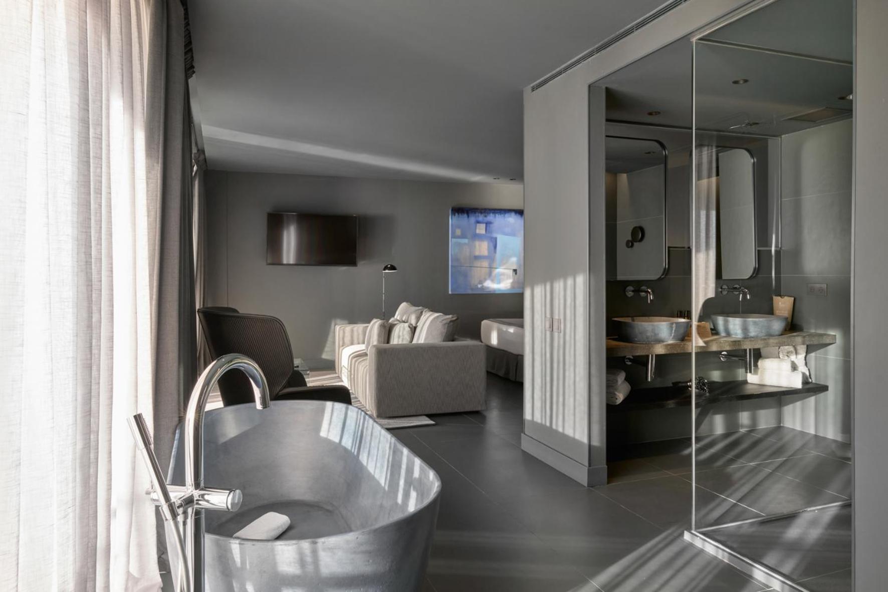 Premium Suite