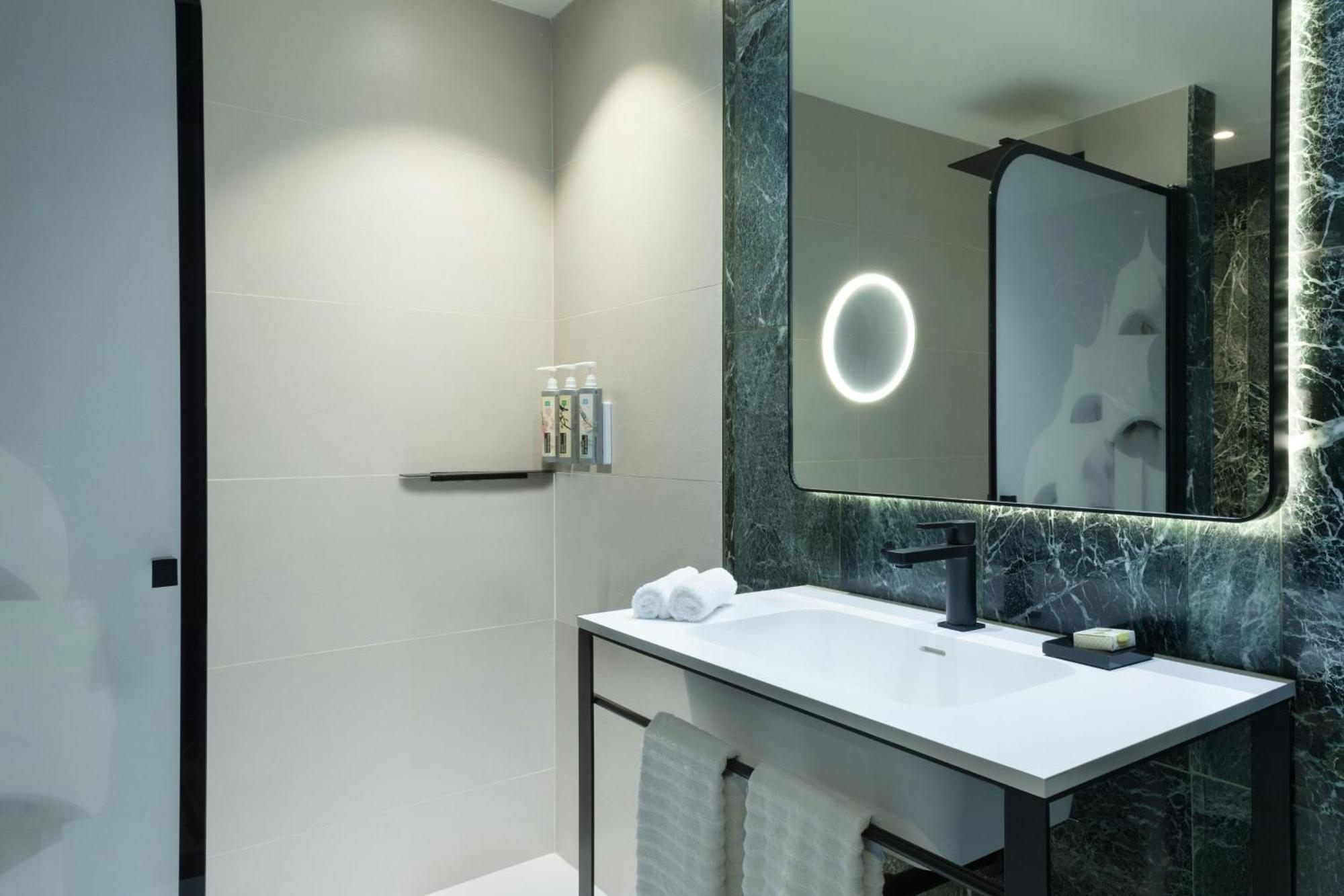 Urban Essential King Room,1643135745:JPEG