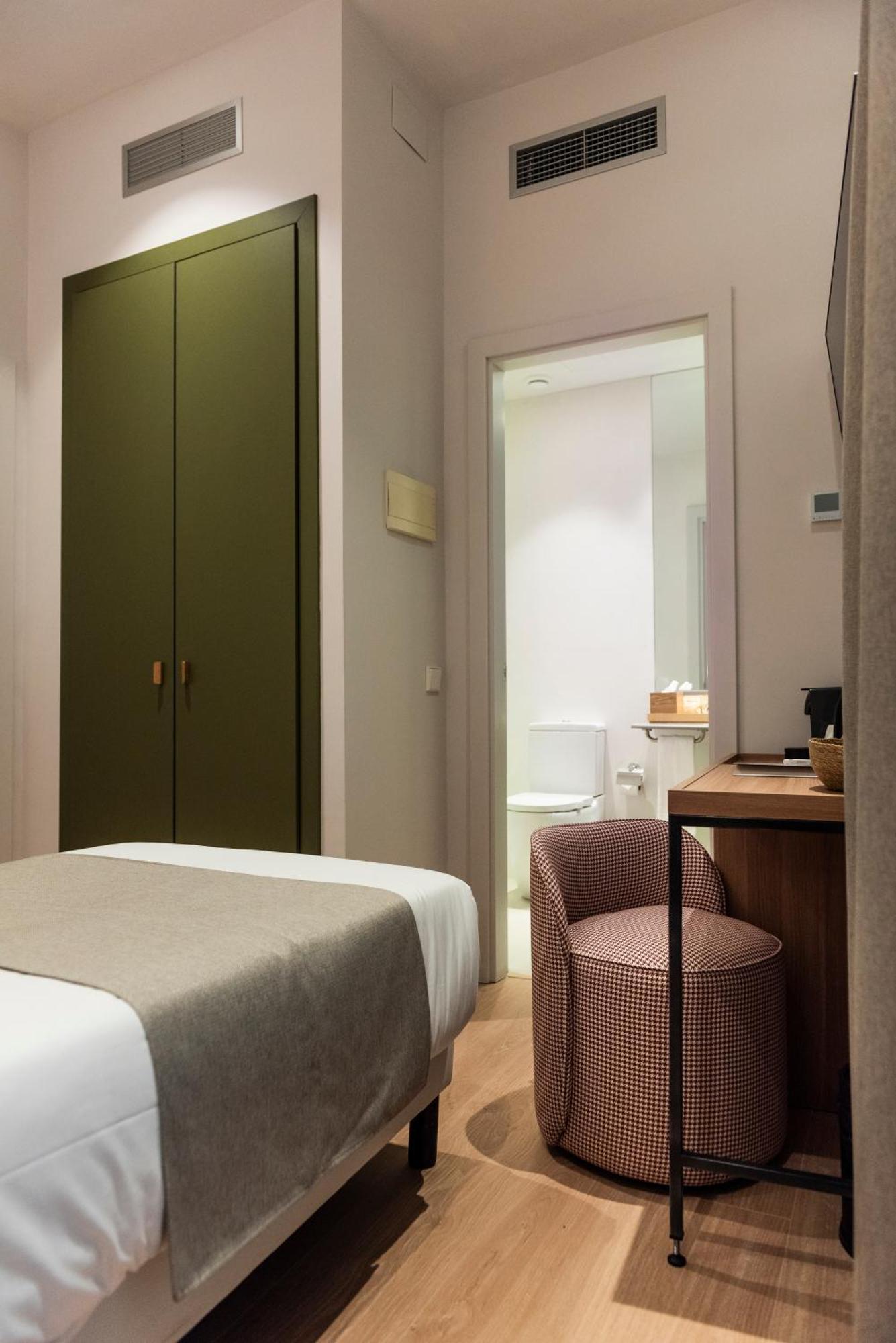 Superior Single Room