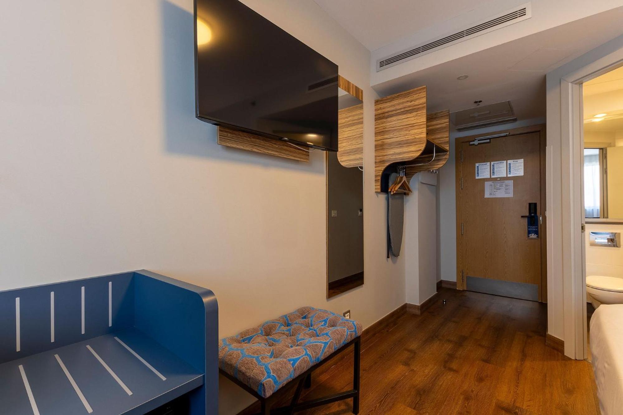Double or Twin Room Disability Access