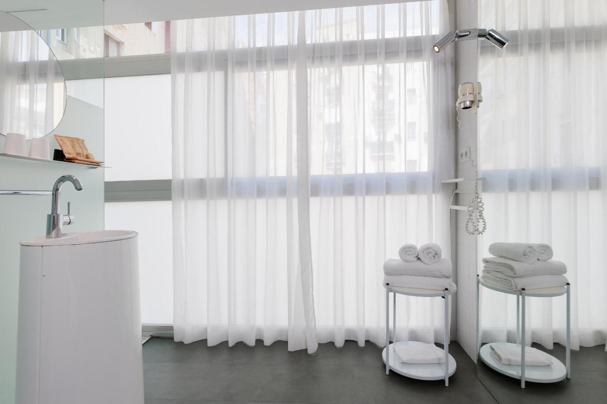 Double Room,1669826892:JPEG