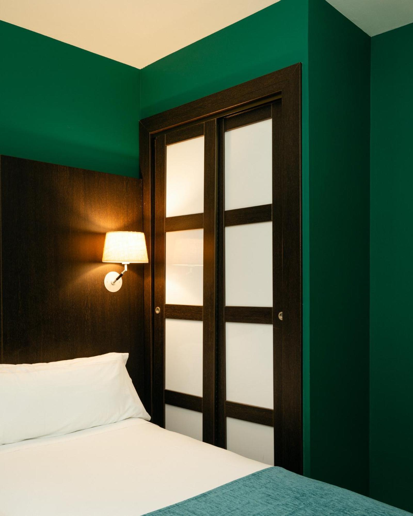 Interior Small Double Room