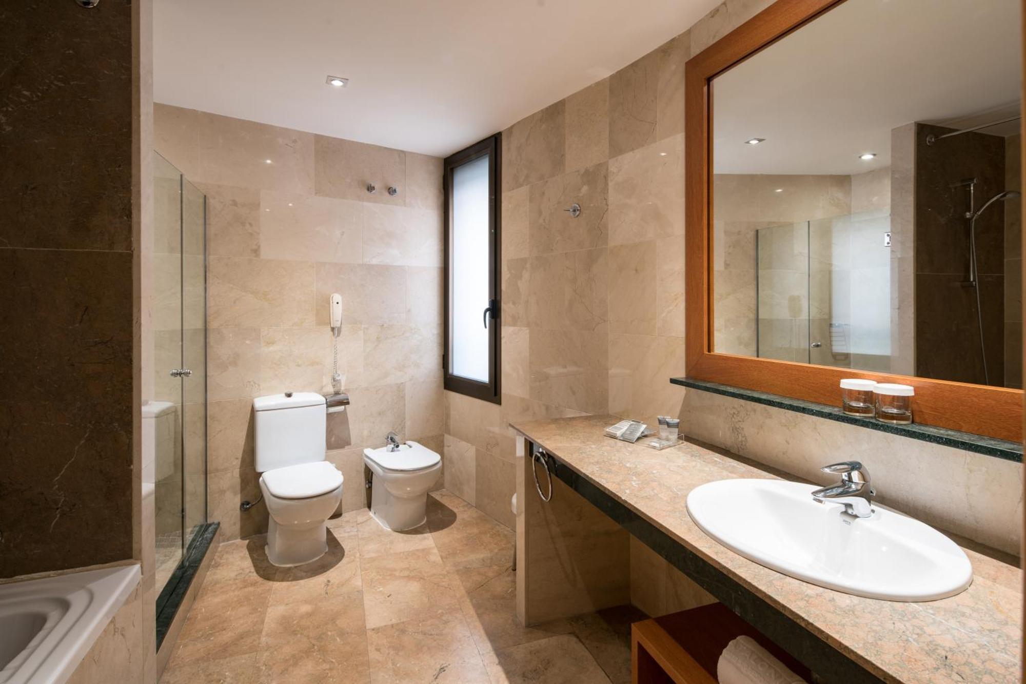 Double or Twin Room,693154359:JPEG
