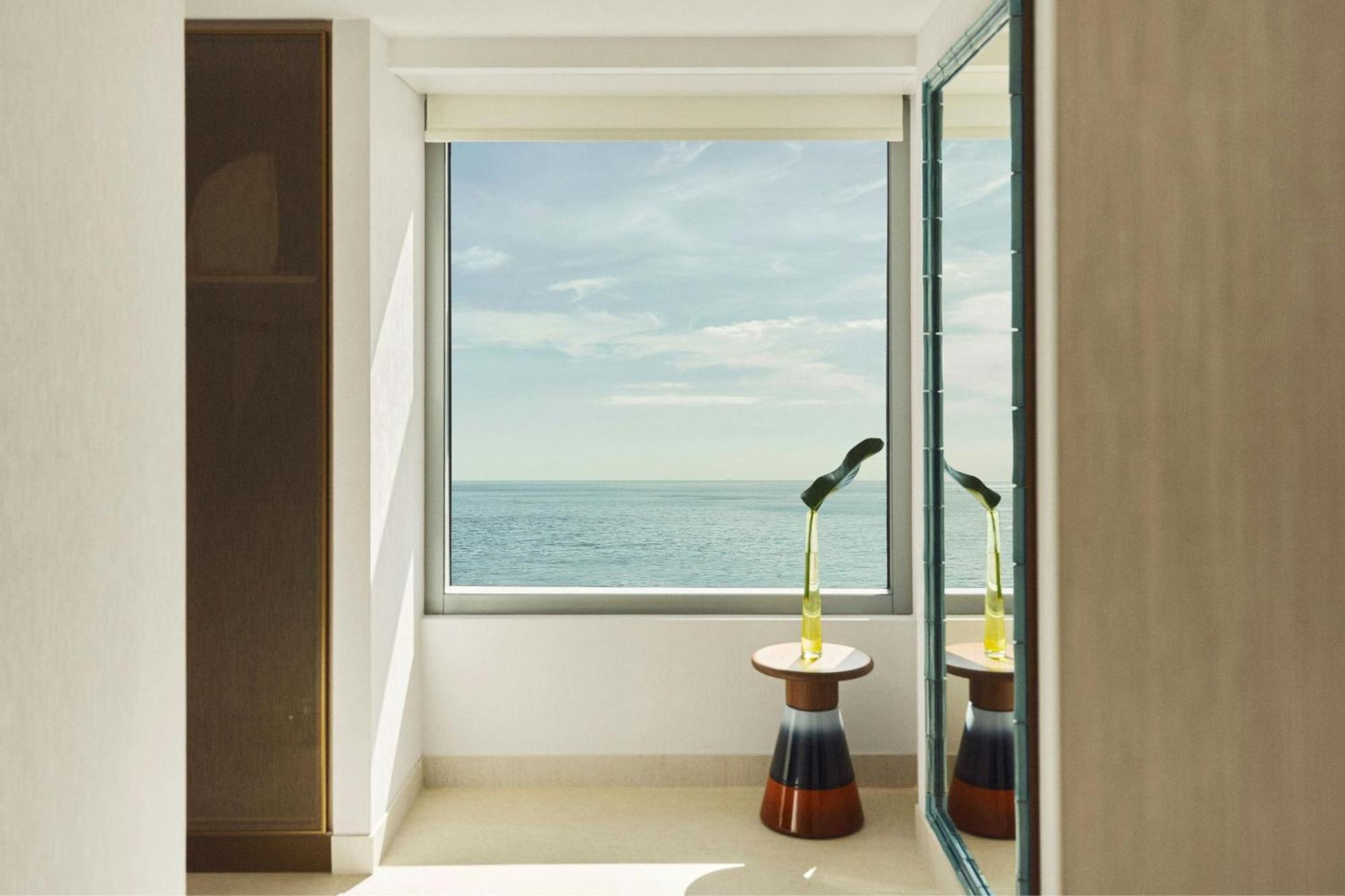 Seascape Corner King room Sea Front