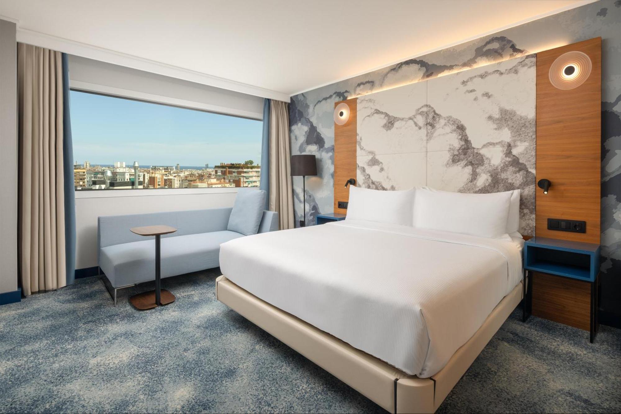 One-Bedroom Executive King Suite Lounge Access