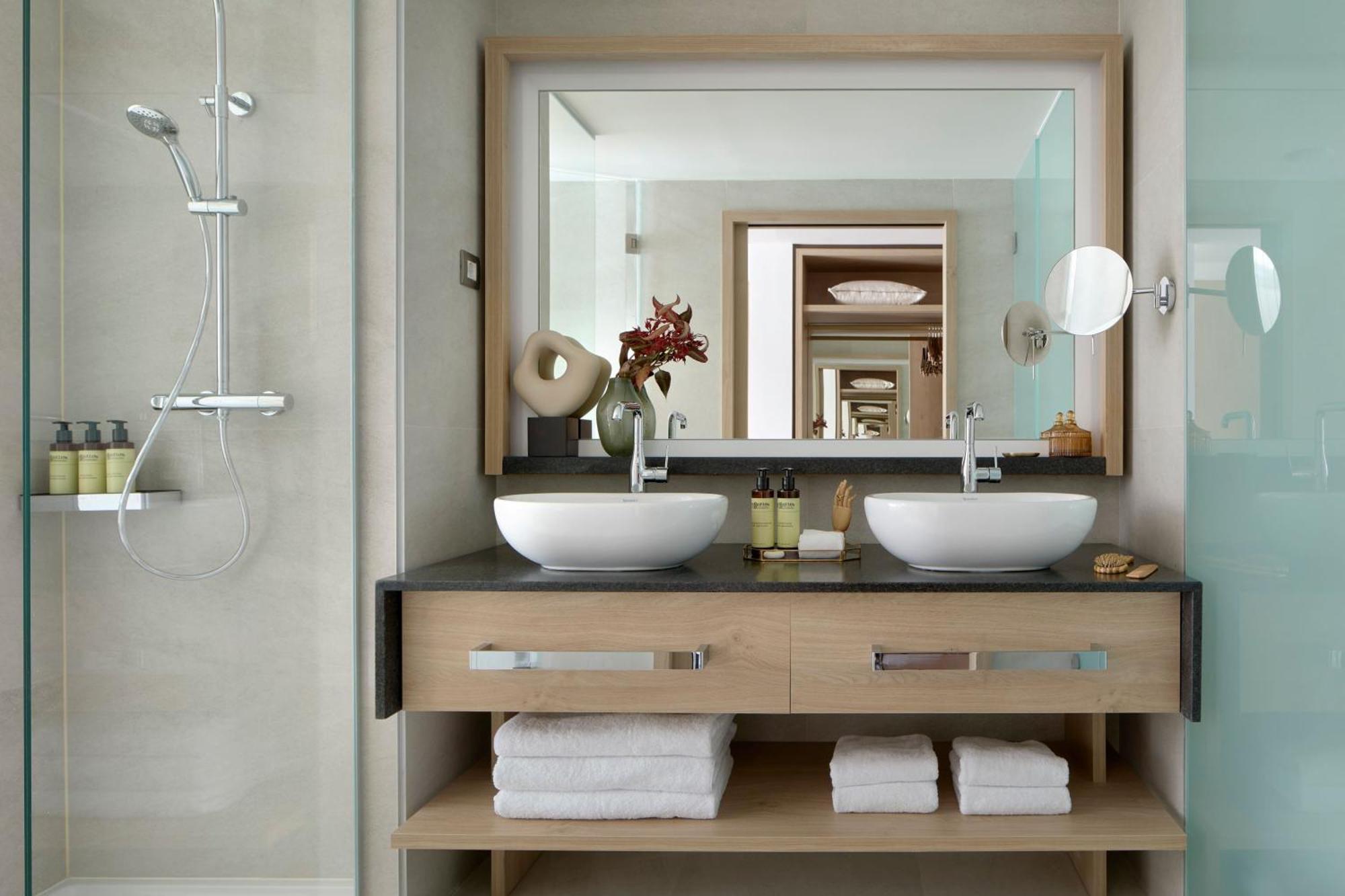 Beyond ME+ 2 Bedroom Suite with Jacuzzi