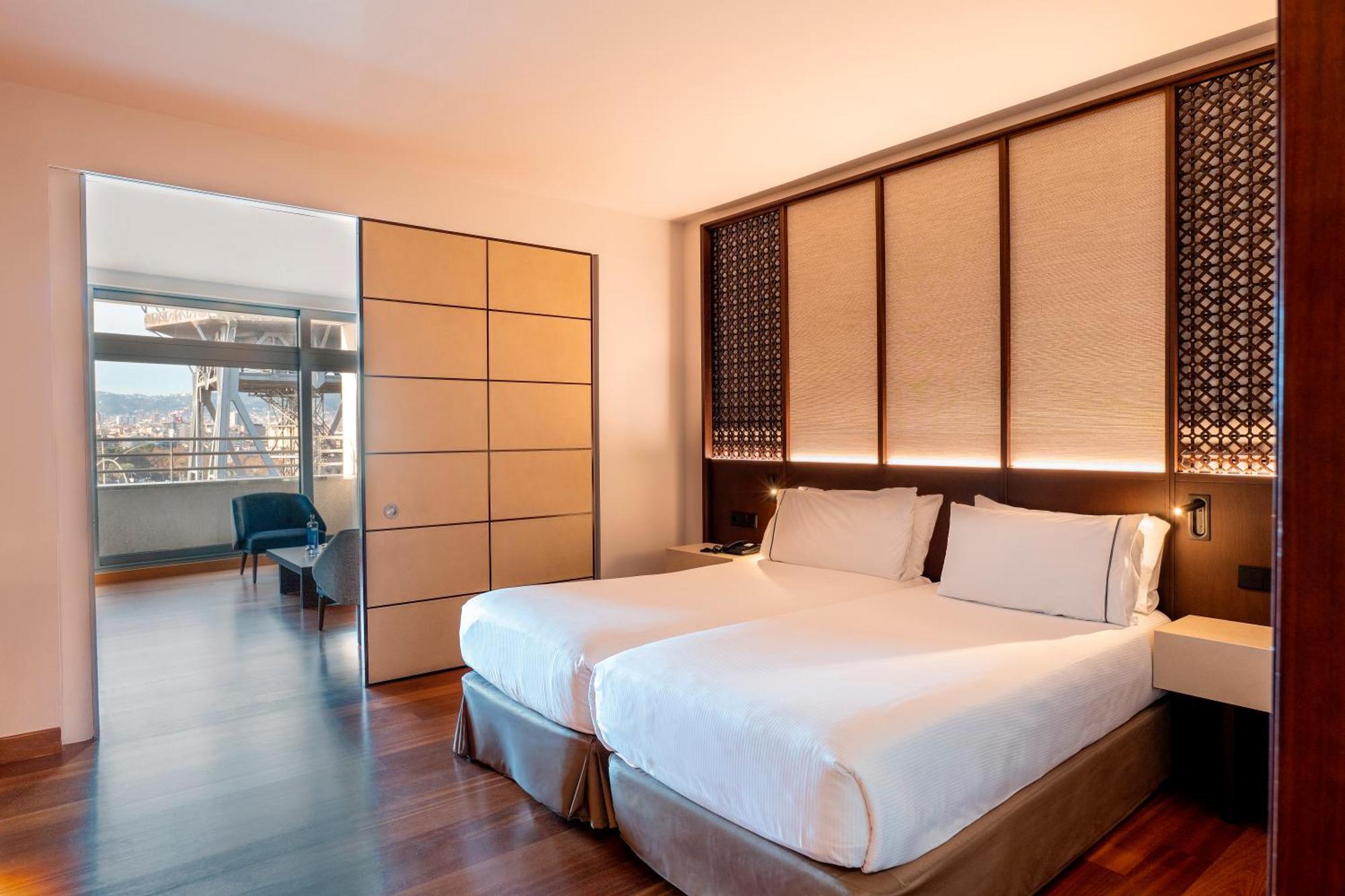 Suite city view