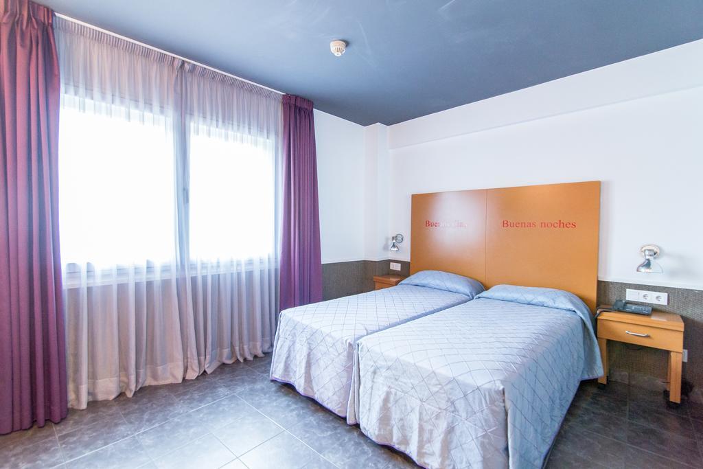 Tweepersoonskamer met 1 of 2 Bedden en Eigen Badkamer