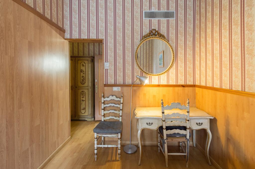 Economy Double Private Bathroom no views