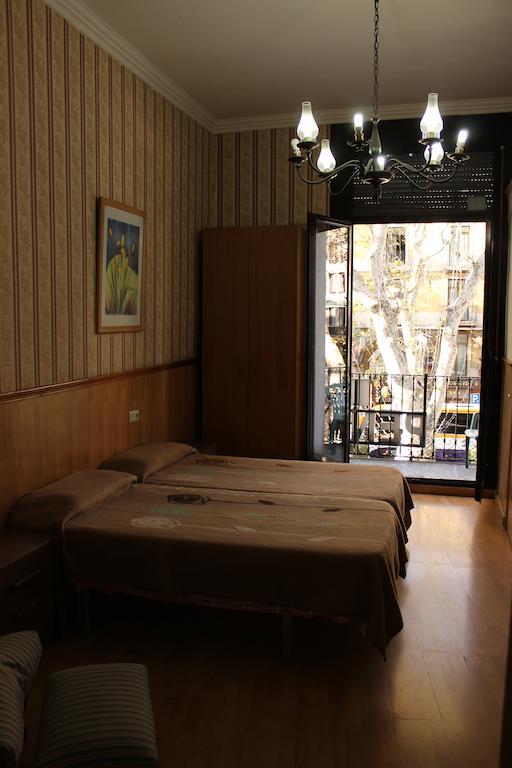 Double Room Extra Bed Private Bathroom