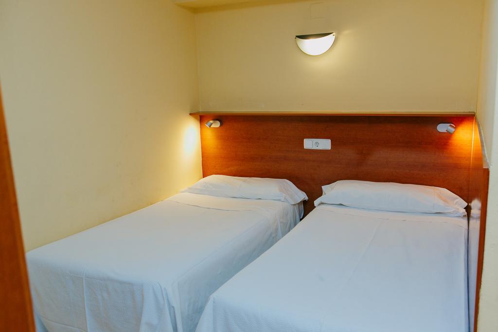 One-Bedroom Apartment,257306965:JPEG