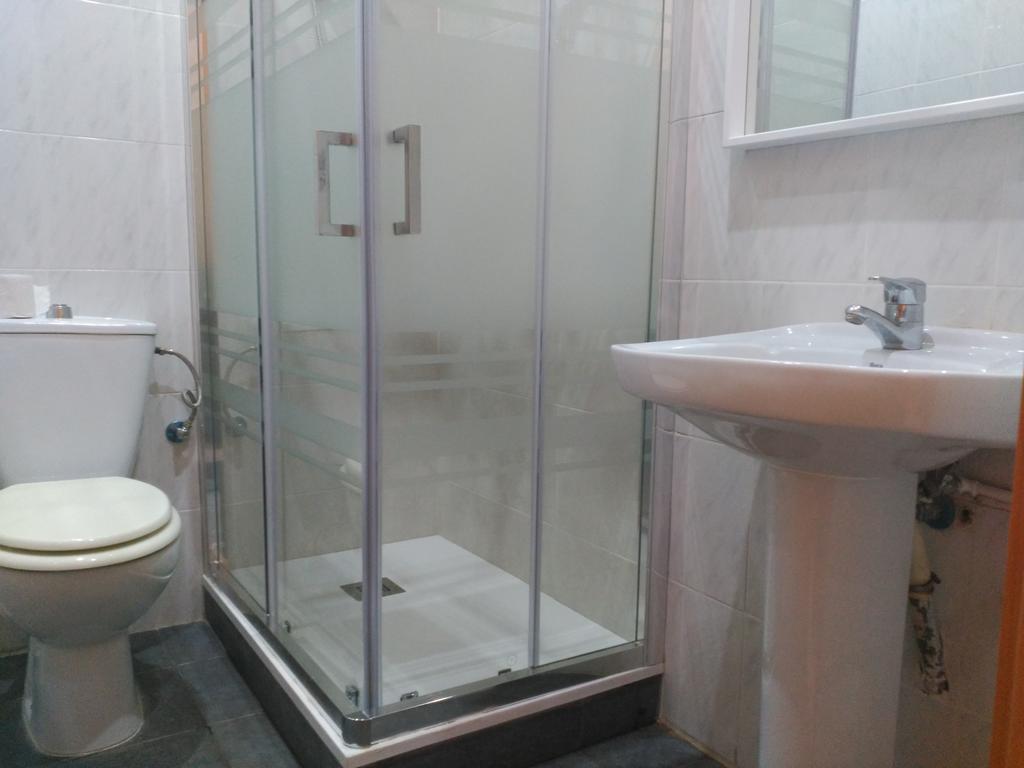 Single Room Private Bathroom