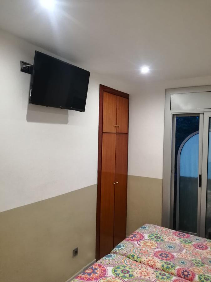 Basic Twin Room Private Bathroom