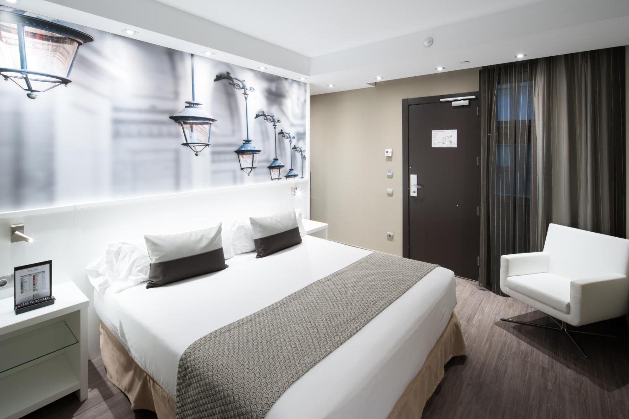 Double Room for Single Use