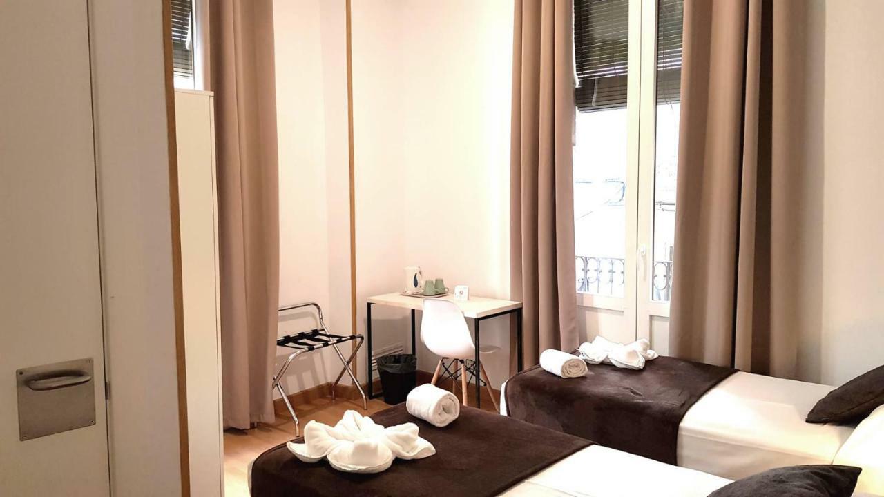 Twin Room Private Shower