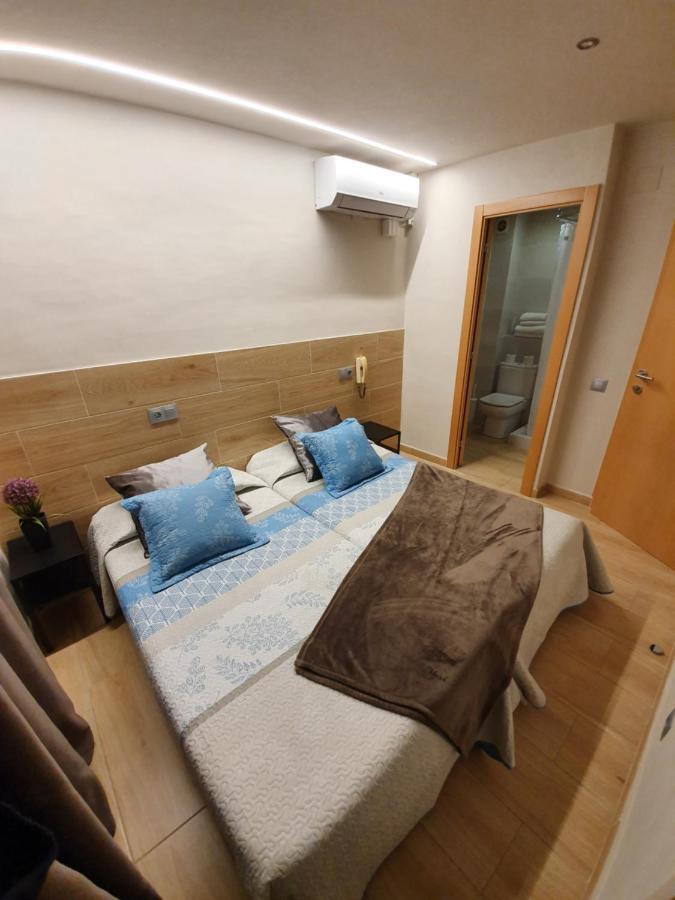 Twin Room with Bathroom