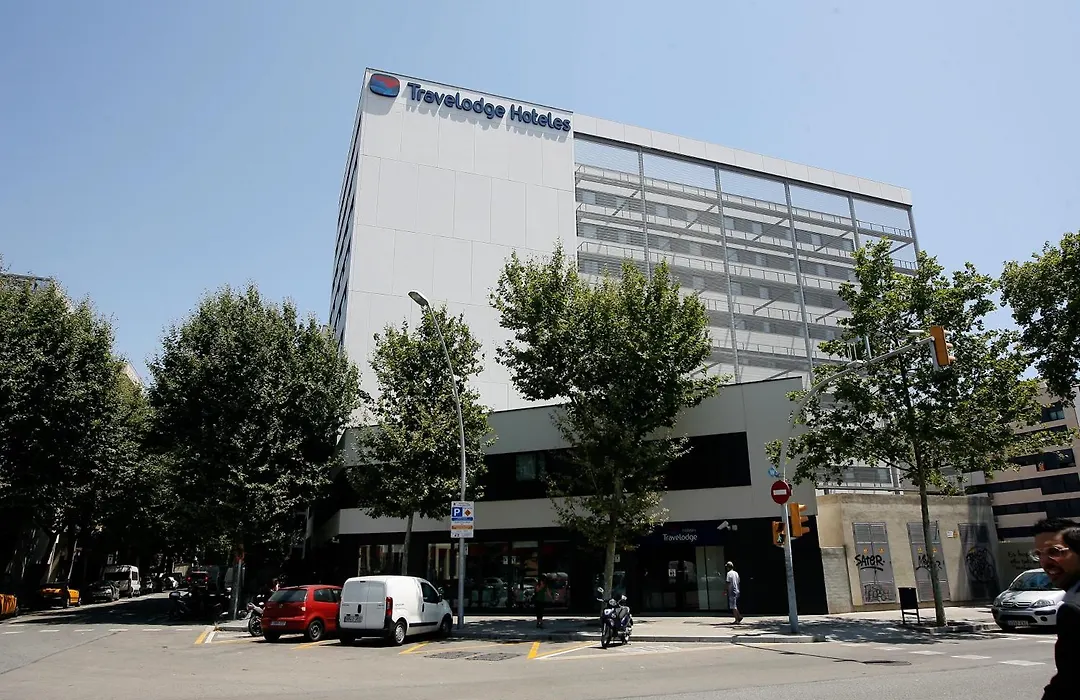 Travelodge Barcelona Poblenou-1