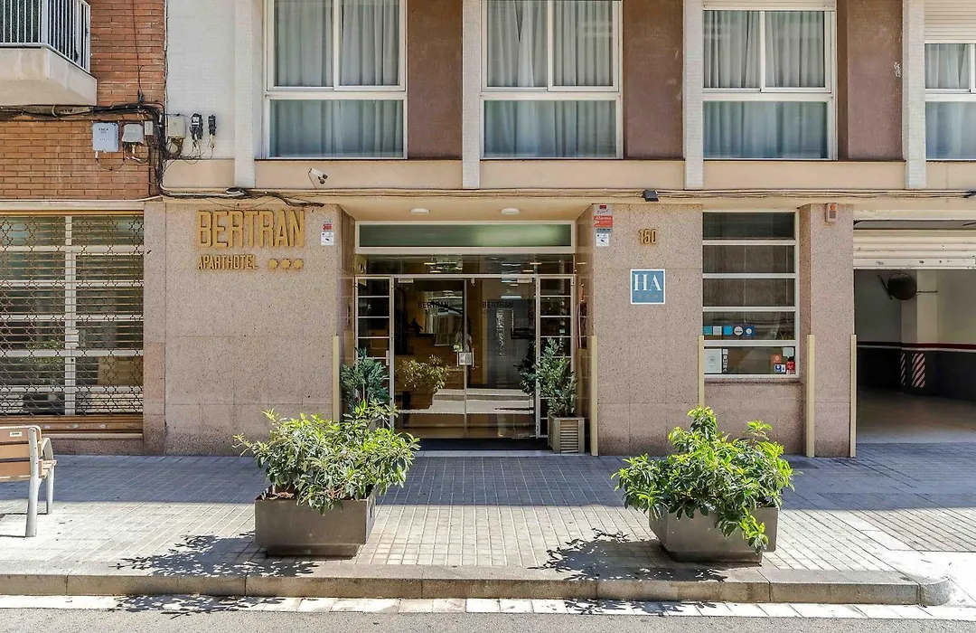 Aparthotel Bertrán-1