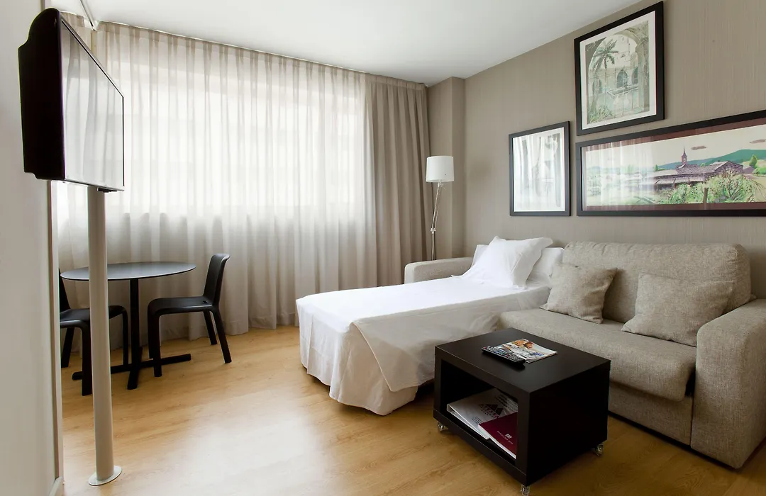 Aparthotel Atenea Barcelona-1