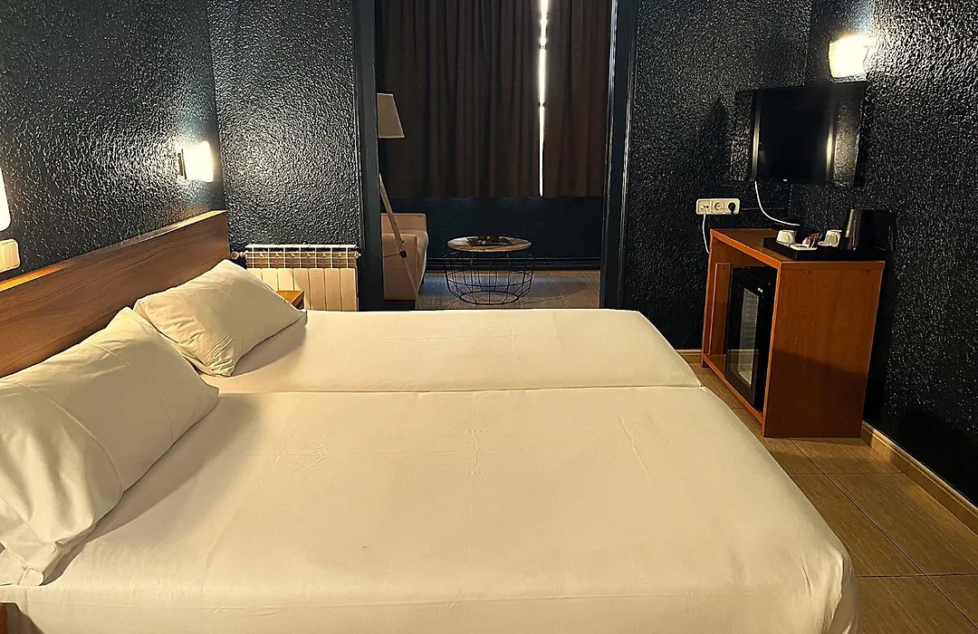 Hostal Iznajar Barcelona-1