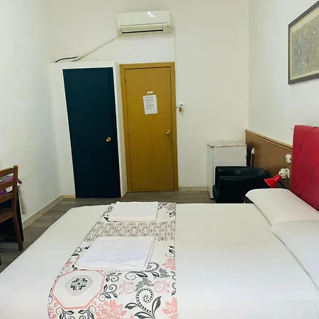 Hostal Mont Thabor-3