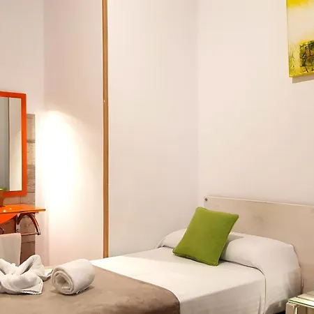 Hostal La Palmera-3