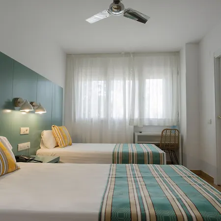 Yomo Hostal Bcn Port-3