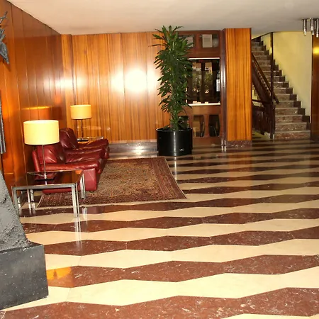 Hostal Aslyp 114-3