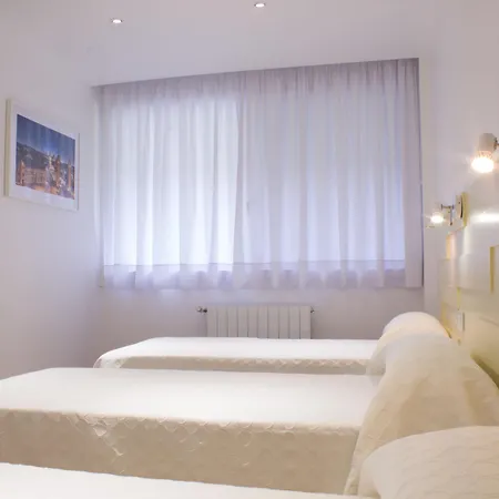 Hostal Nova Barcelona-3
