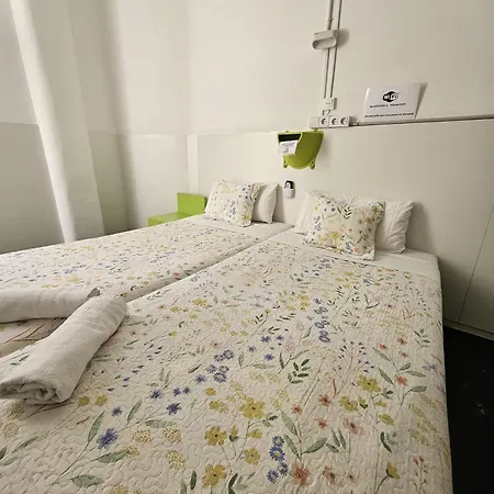 Central And Basic Universitat For Young Hostel-2
