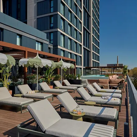 The Social Hub Barcelona Poblenou Extended Stay-2