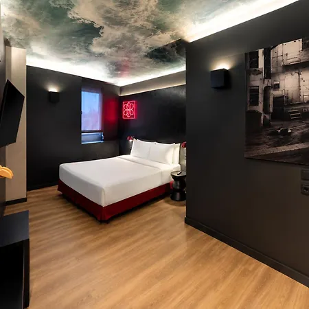 Yomo Hostal Bcn Port-3