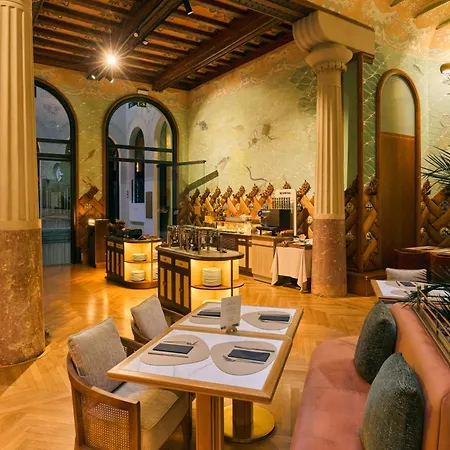 Hotel Espana Ocean Drive - Newly Renovated-3