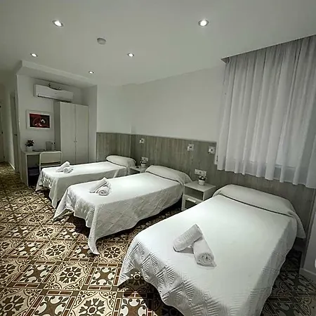Hostal Nova Barcelona-3