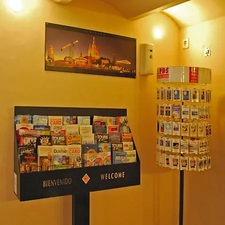 Hostal Radio Barcelona-2