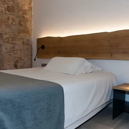 Hostal Paris-3