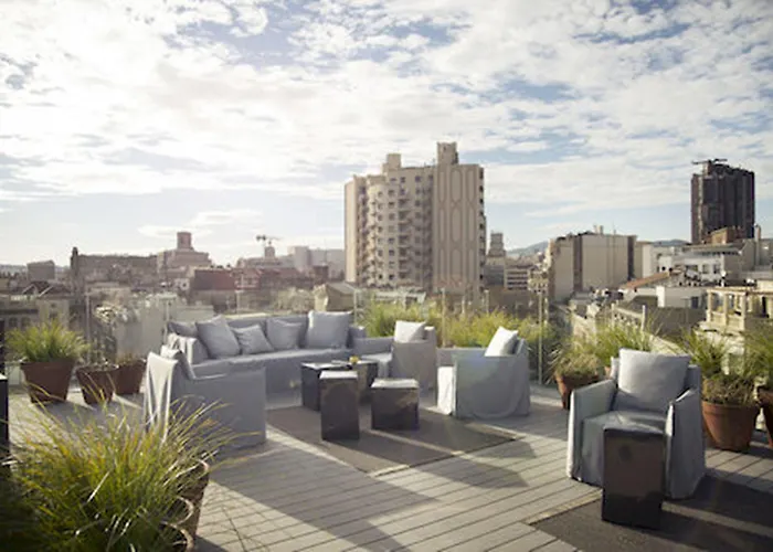 Yurbban Trafalgar Hotel